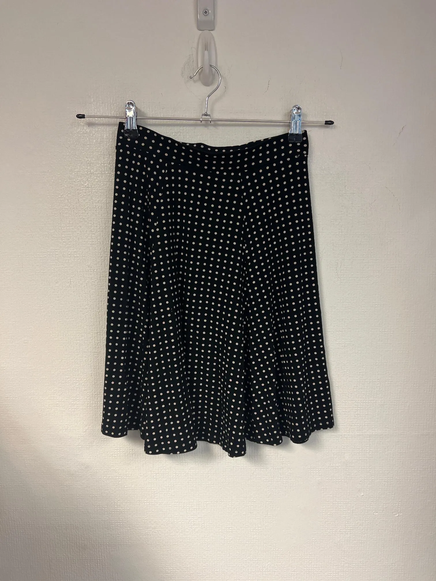 Black polka dot high rise skater skirt, Miss Selfridge, Size 8 (Viscose, Elastane)